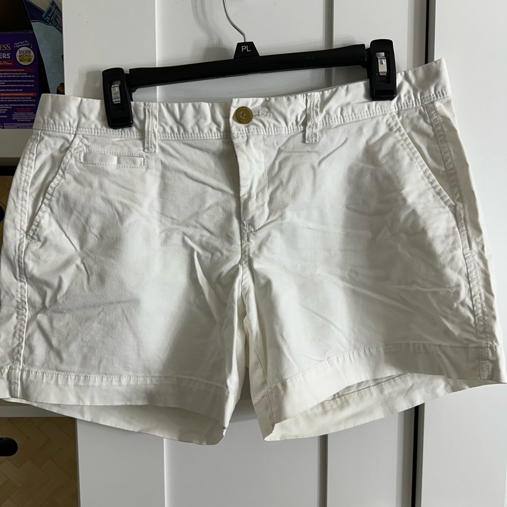 Old Navy white 10 perfect 5in shorts